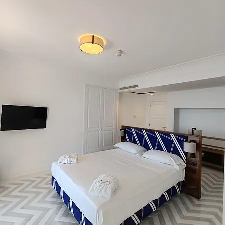 Grand Excelsior