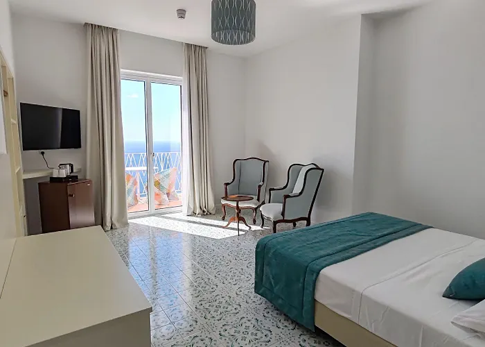 Grand Excelsior Hotel 4*