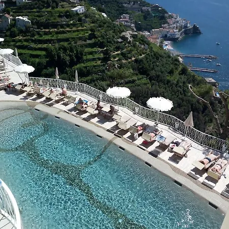 Grand Excelsior Hotel