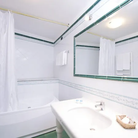 Hotel Grand Excelsior 4*