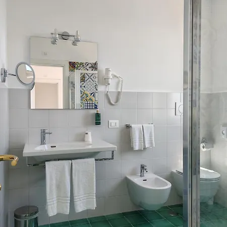 Grand Excelsior Hotel 4*