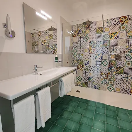 Grand Excelsior Hotel