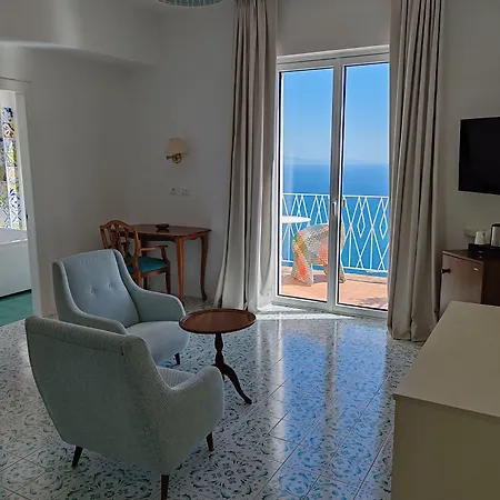 Grand Excelsior Hotel