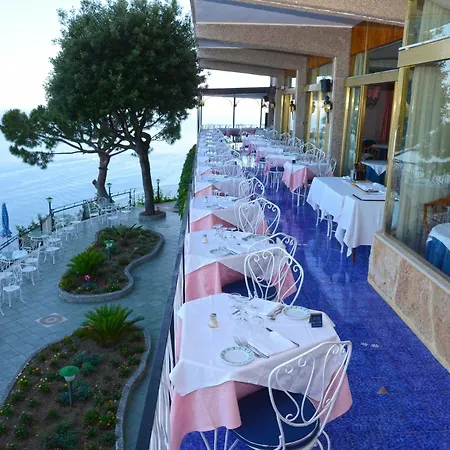 Szálloda Grand Excelsior 4*