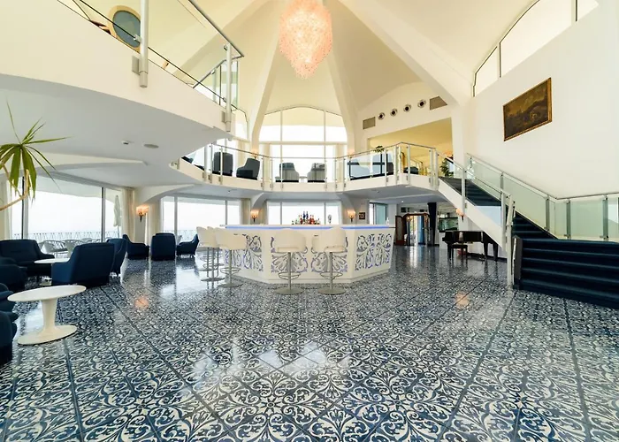 Отель Grand Excelsior Амальфи