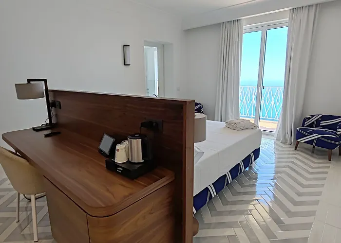 Отель Grand Excelsior Амальфи