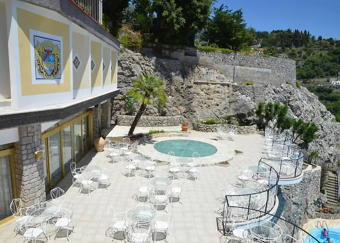 Grand Excelsior Hotel 4*