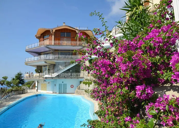 Отель Grand Excelsior 4*