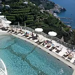 Grand Excelsior Hotel